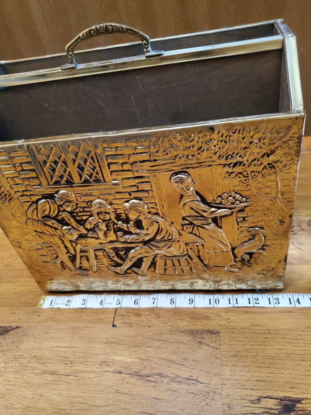 embossed brass and wood magazine rack, English mid-century home decor - Picture 14 of 16